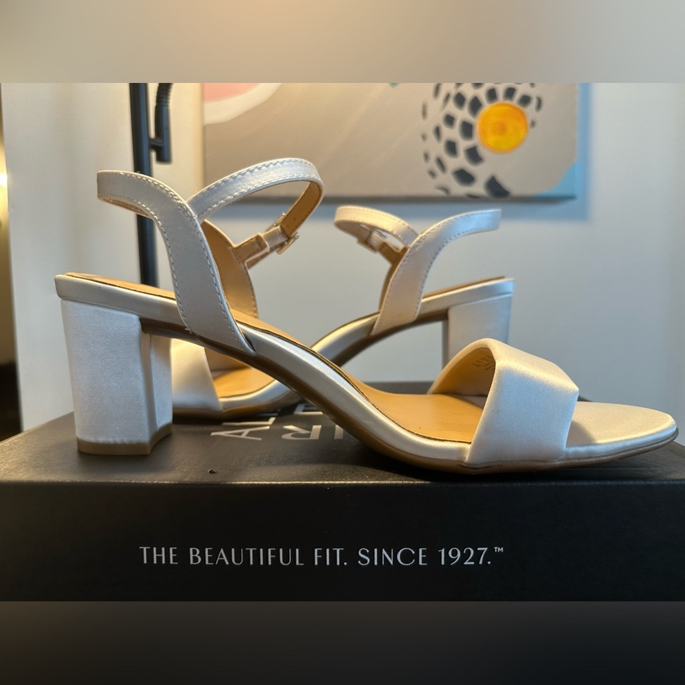 Naturalizer Bristol Ivory Satin Block Heels WIDE WIDTH - NWT